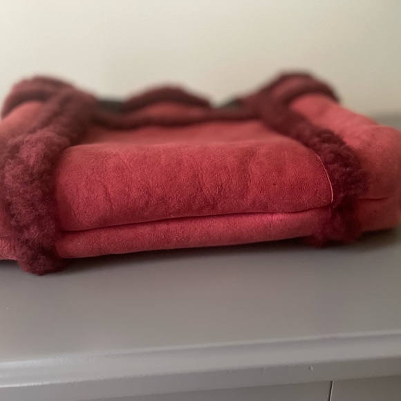 Ugg Shearling Sundance Handbag Purse - maroon - Picture 4 of 8